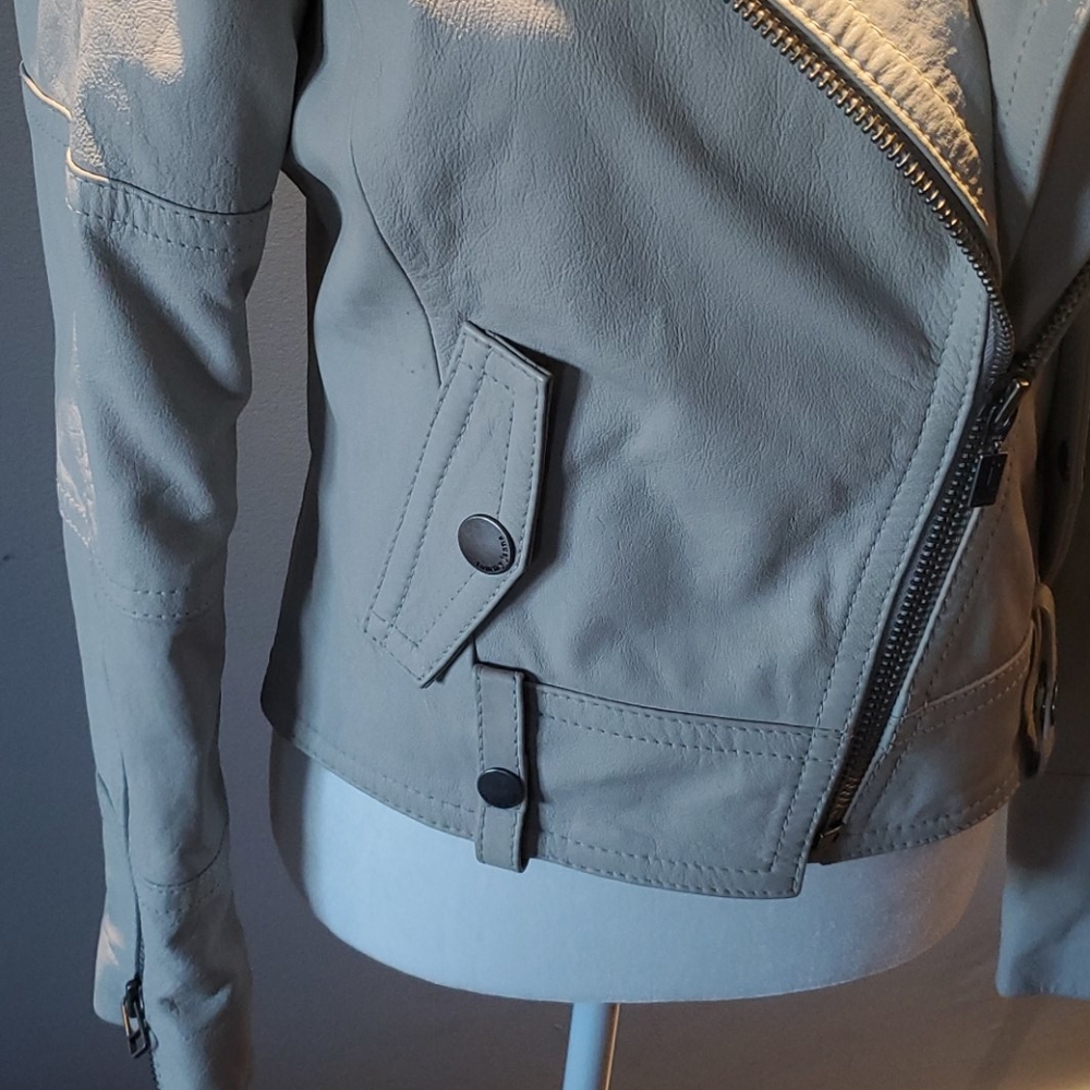 Cream colored Leather Jacket - Picture 2 of 7